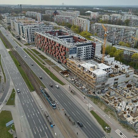 Отель Bluebird Legnicka Center Вроцлав Экстерьер фото